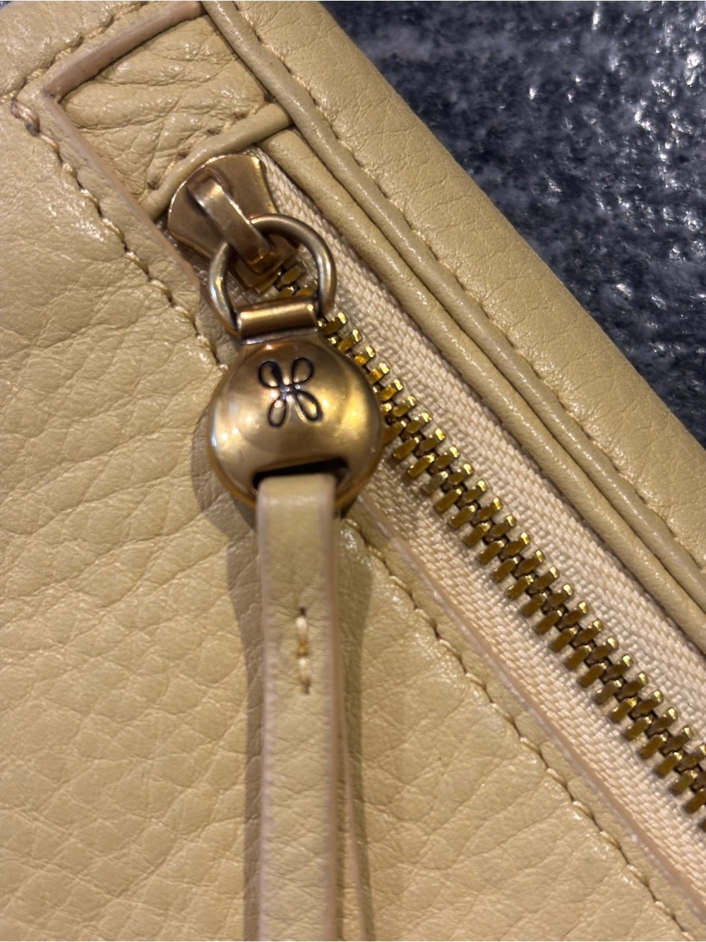 NWOT Hobo pebble leather wallet , yellow - Picture 4 of 6